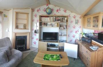 Фото номера Дом с 2 спальнями Дома для отпуска Romantic HOLIDAY HOME in the pine forest г. Скулте 8